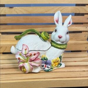 Corner Ruby Easter Trinket Box